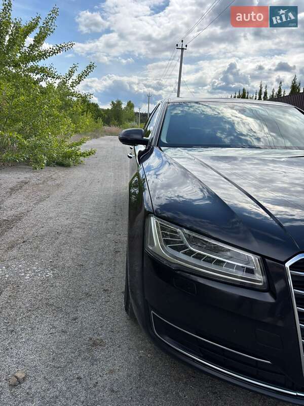 Седан Audi A8 2014 в Киеве
