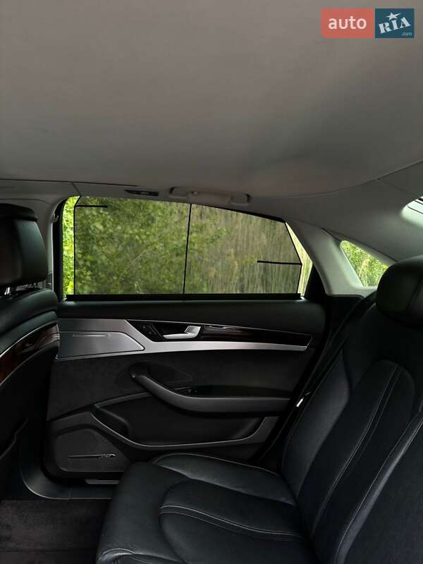 Седан Audi A8 2014 в Киеве