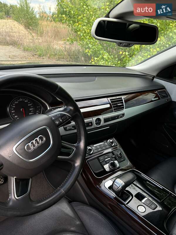 Седан Audi A8 2014 в Киеве