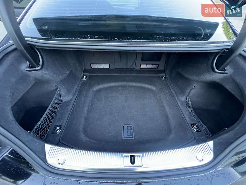 Седан Audi A8 2013 в Луцьку