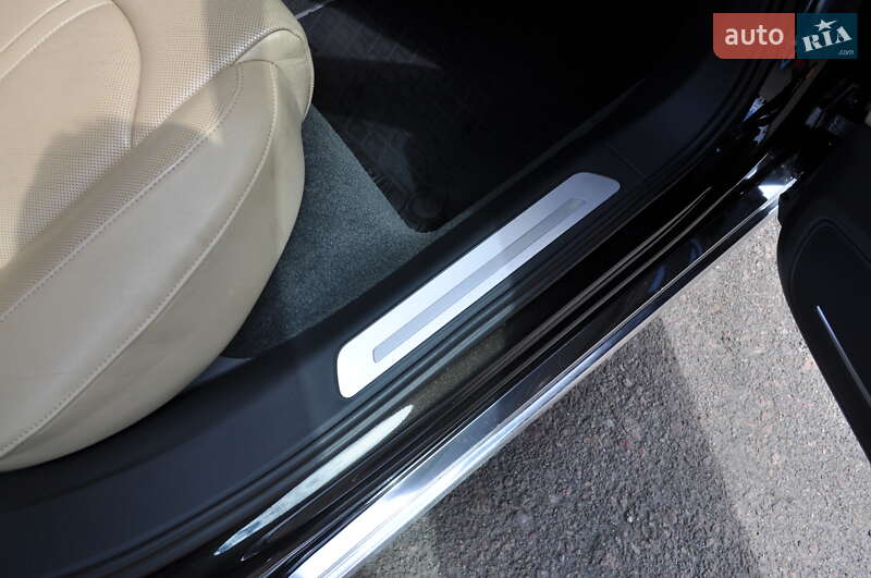 Седан Audi A8 2012 в Киеве