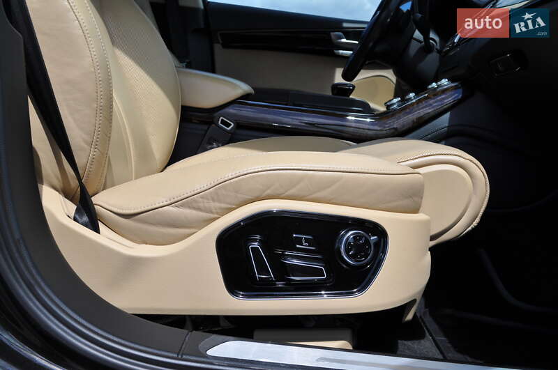 Седан Audi A8 2012 в Киеве