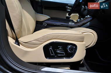 Седан Audi A8 2012 в 