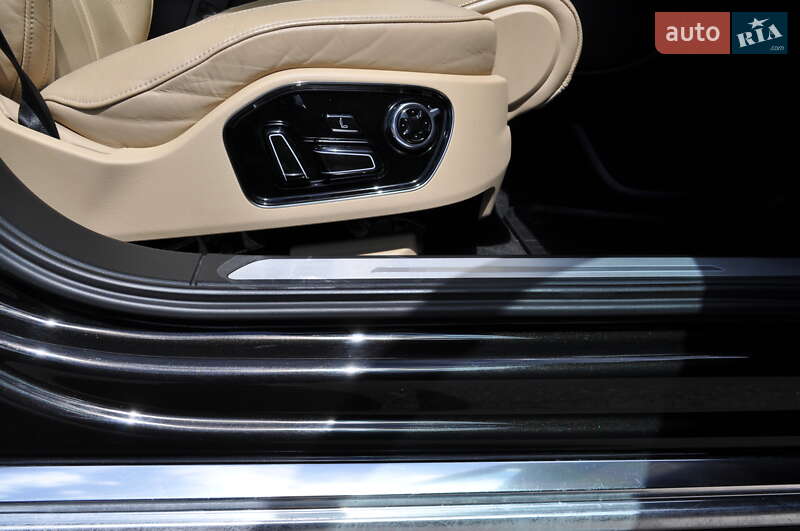 Седан Audi A8 2012 в Киеве