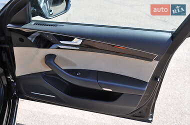 Седан Audi A8 2012 в 