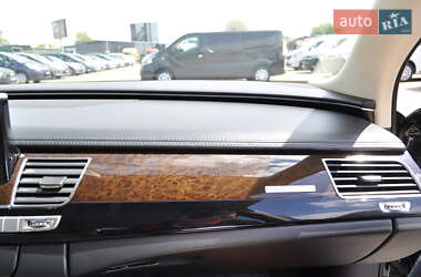 Седан Audi A8 2012 в 