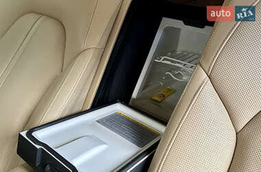 Седан Audi A8 2013 в 