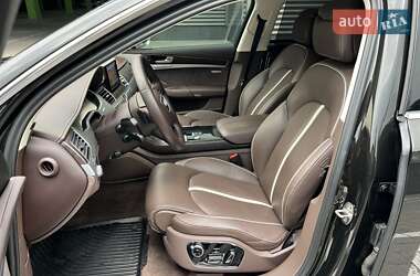 Седан Audi A8 2012 в 