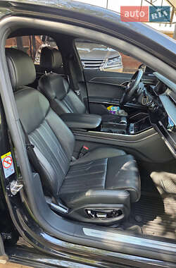 Седан Audi A8 2018 в 