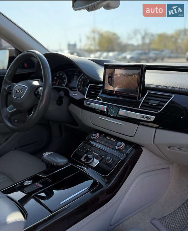 Седан Audi A8 2017 в Днепре