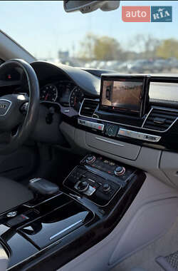 Седан Audi A8 2017 в 