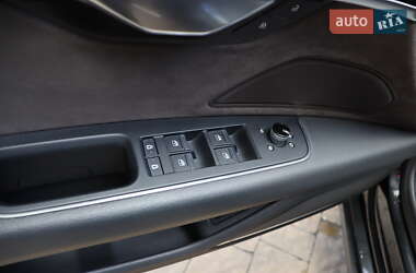 Седан Audi A8 2018 в 