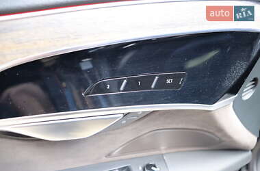 Седан Audi A8 2018 в 
