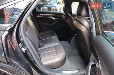 Седан Audi A8 2018 в 