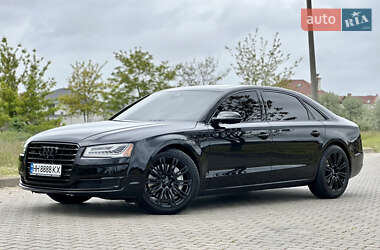 Седан Audi A8 2015 в 