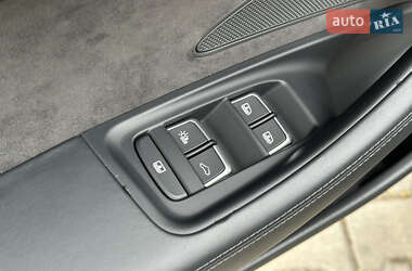 Седан Audi A8 2015 в 
