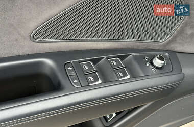 Седан Audi A8 2015 в 