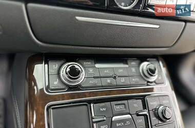 Седан Audi A8 2015 в 