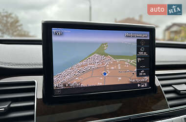 Седан Audi A8 2015 в 