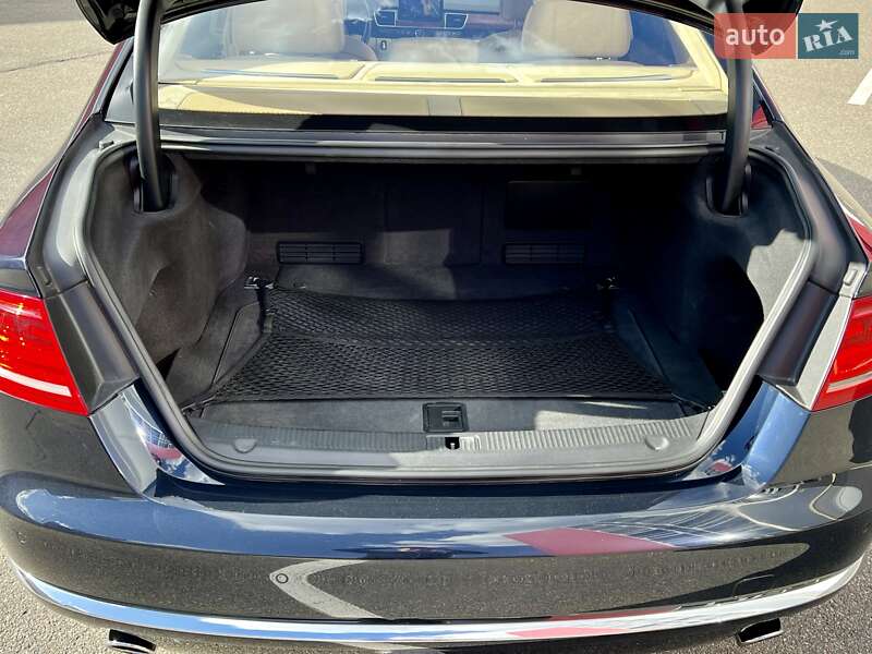 Седан Audi A8 2010 в Киеве