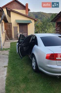 Седан Audi A8 2004 в 