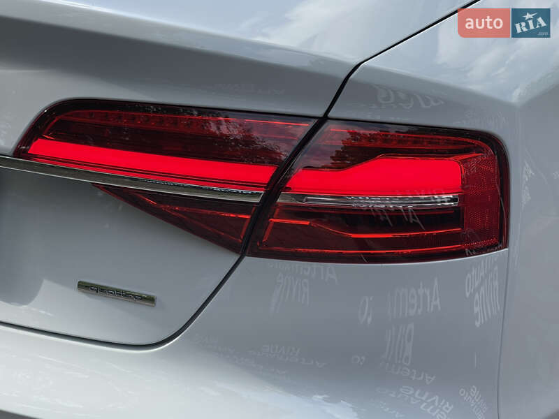 Седан Audi A8 2016 в Ровно