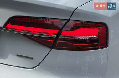 Седан Audi A8 2016 в 