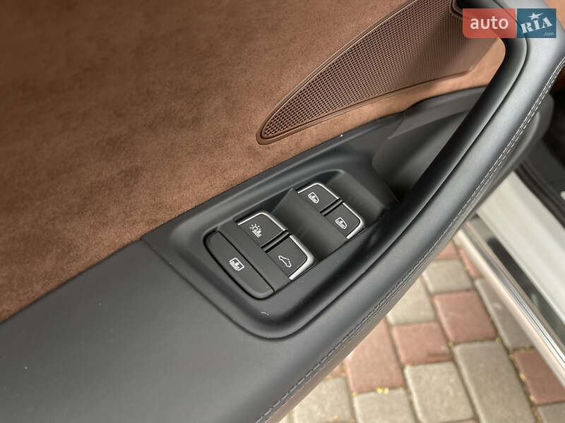 Седан Audi A8 2016 в Ровно