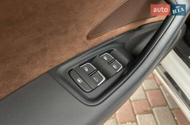 Седан Audi A8 2016 в 