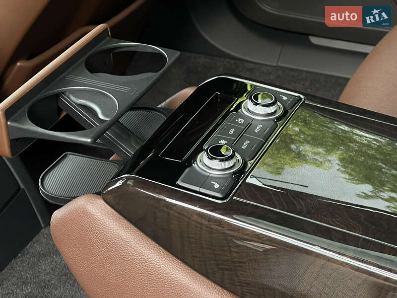Седан Audi A8 2016 в Ровно