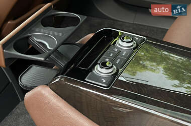 Седан Audi A8 2016 в 