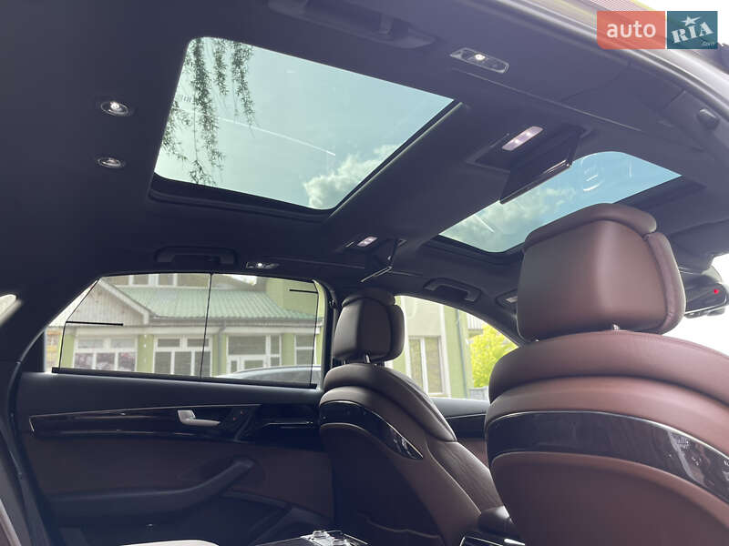 Седан Audi A8 2016 в Ровно