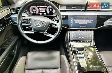 Седан Audi A8 2017 в 