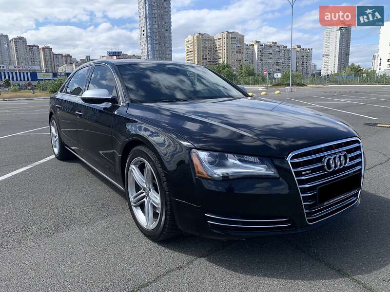 Седан Audi A8 2013 в 