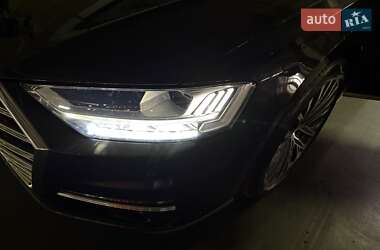 Седан Audi A8 2021 в 