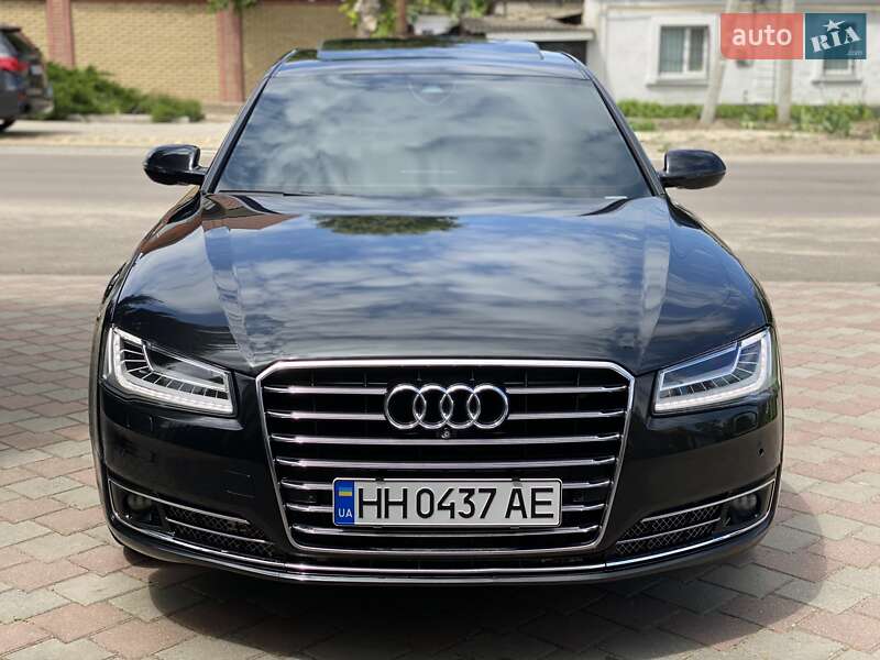 Седан Audi A8 2013 в Николаеве