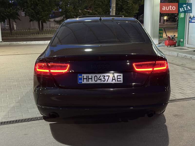 Седан Audi A8 2013 в Николаеве