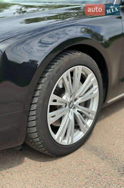 Седан Audi A8 2013 в 