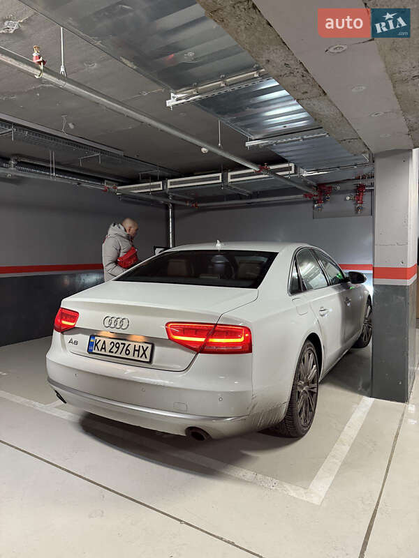Седан Audi A8 2013 в Києві