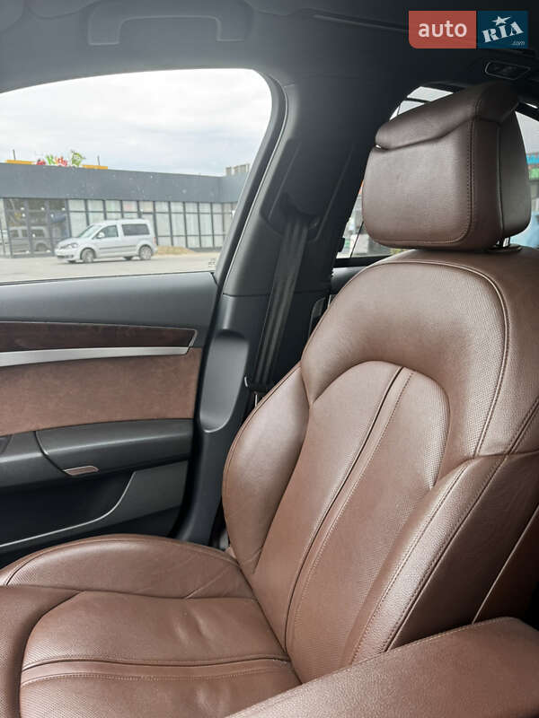 Седан Audi A8 2013 в Києві