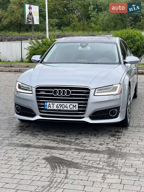 Седан Audi A8 2017 в 