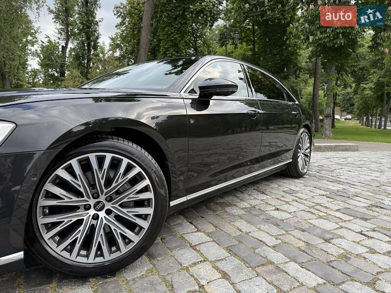 Седан Audi A8 2021 в Киеве