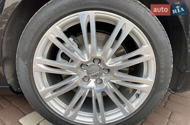 Седан Audi A8 2013 в 