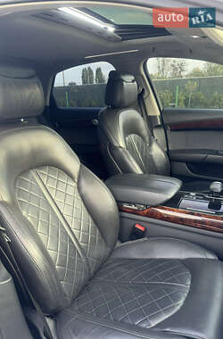 Седан Audi A8 2012 в 