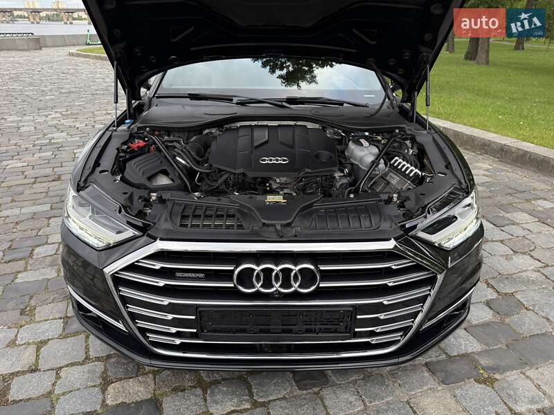 Седан Audi A8 2021 в Киеве