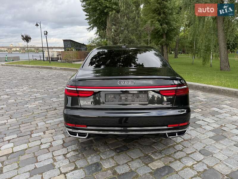 Седан Audi A8 2021 в Киеве