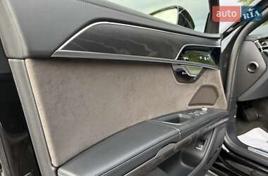 Седан Audi A8 2021 в 