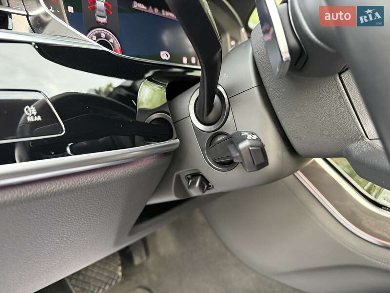 Седан Audi A8 2021 в Киеве