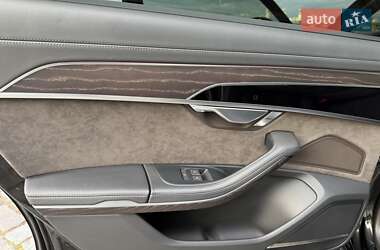 Седан Audi A8 2021 в 