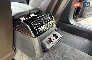 Седан Audi A8 2021 в 
